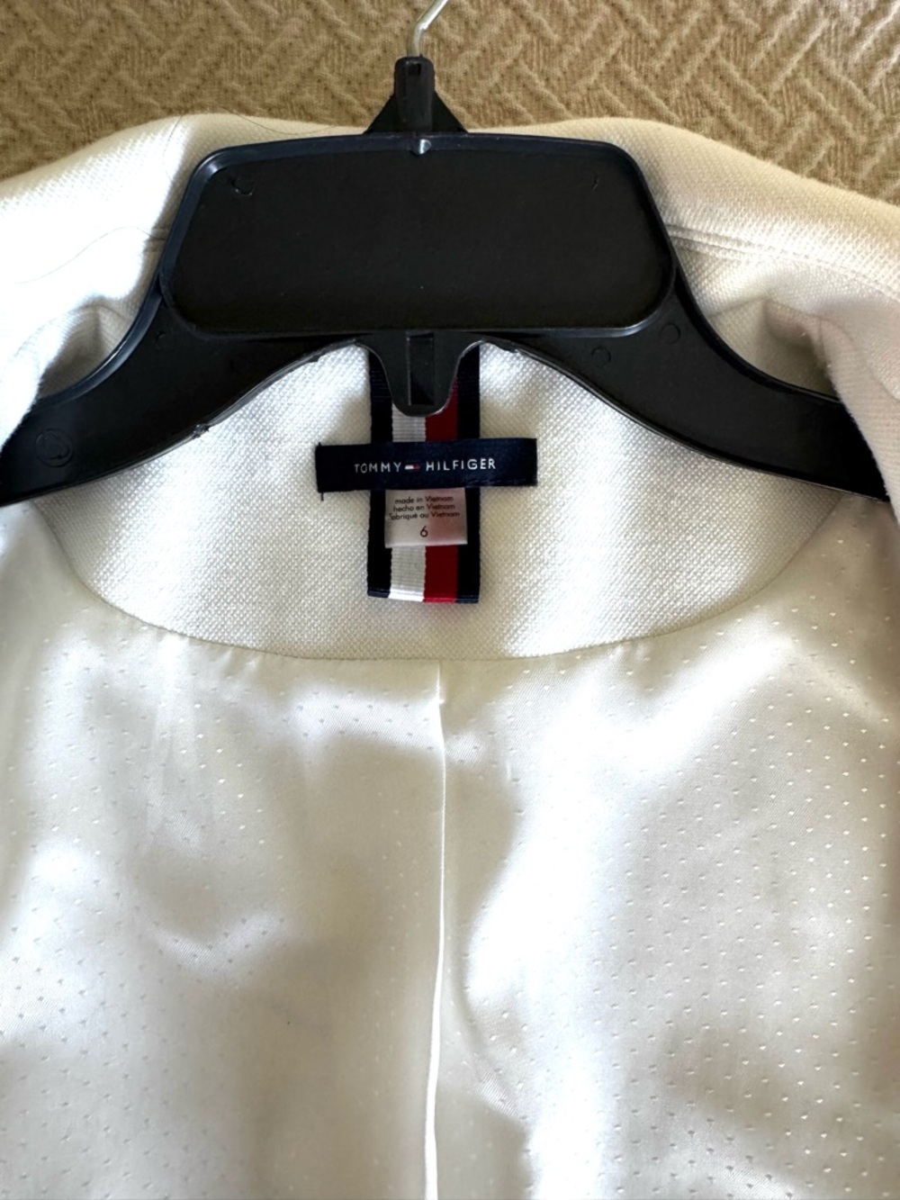 Hilfiger Classic Women's White Blazer - Elegant Single-Button Jacket - Picture 3 of 5
